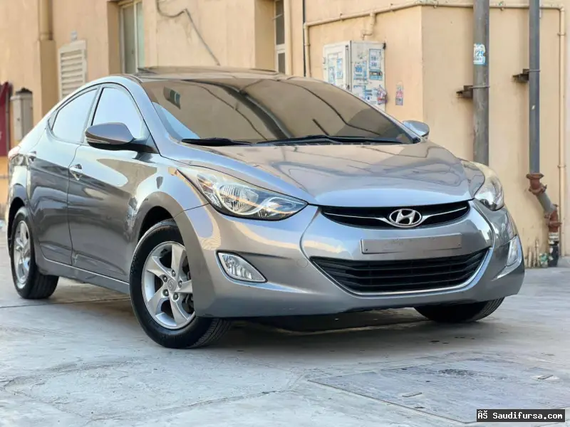 Hyundai Elntra the model :2015bSell low price 